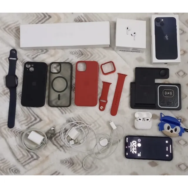 iPhone 13 128gb + Earpods 3ra  + Apple Watch 7 + Accesorios