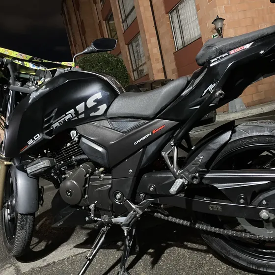 Apache 200 Limited Edition Carbon