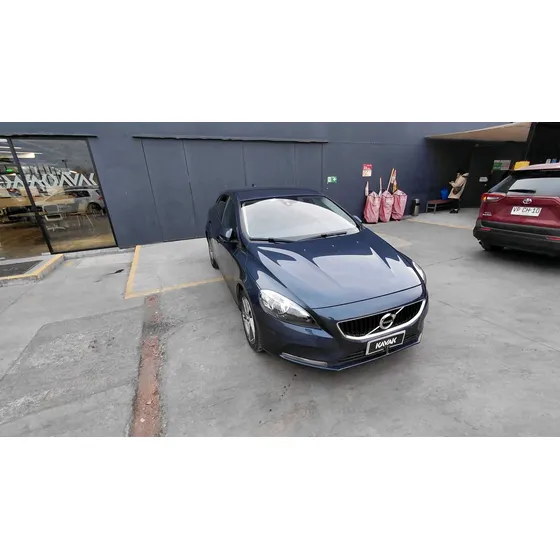 Volvo V40 2017