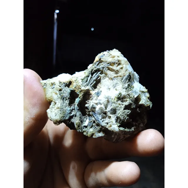 Piedra De Cuarzo Con Aegirina