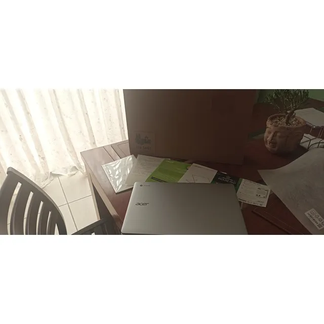 Laptop Acer Chromebook 15.6 Celeron 4gb Ram 32gb Ssd + Plateado