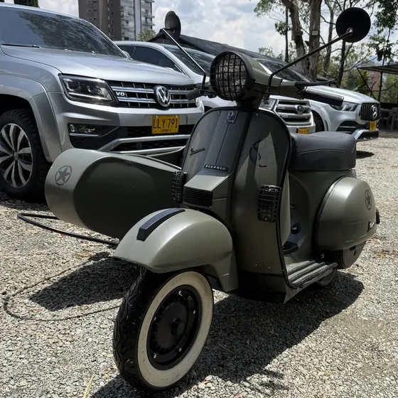 Vespa Con Sidecar