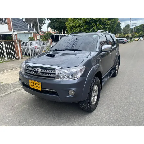 Toyota Fortuner 3.0 Sr5