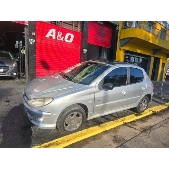 Peugeot 206 1.6 Xt Premium
