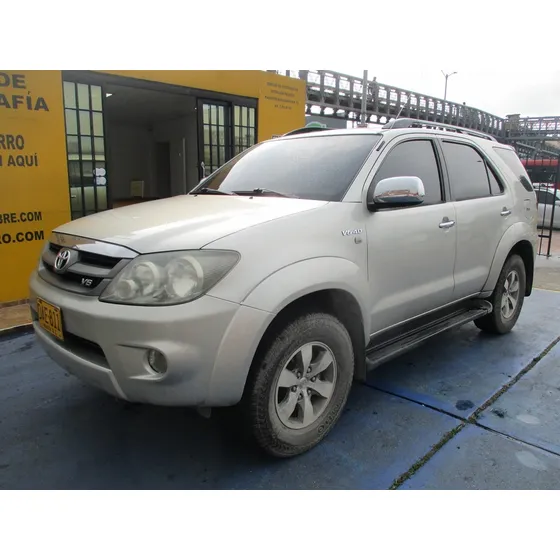Toyota Fortuner Sr5 4x4 4000cc At Aa