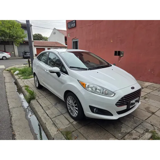 Ford Fiesta Kinetic 1.6 Se Plus Powershift 120cv