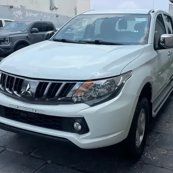 Mitsubishi L200 2019 2.5 Di-d Cabina Doble 4x4 Mt