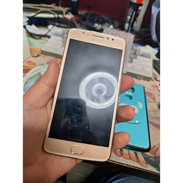 Moto E4 16 Gb Dorado 2 Gb Ram En Buenas Condiciones Dorado