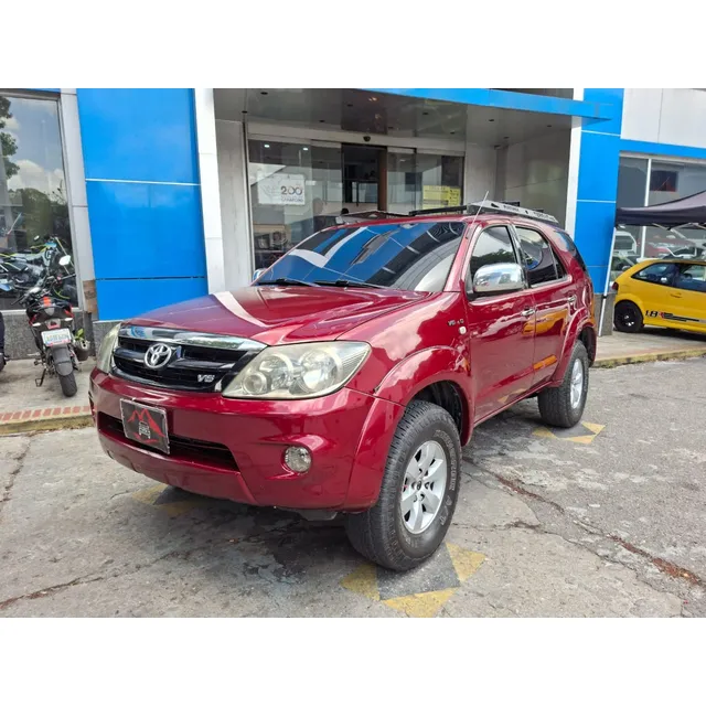 Toyota Fortuner Automático 4x2