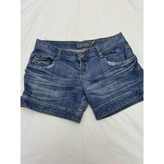 Short Dama De Jeans Bershka T= 28. Usado
