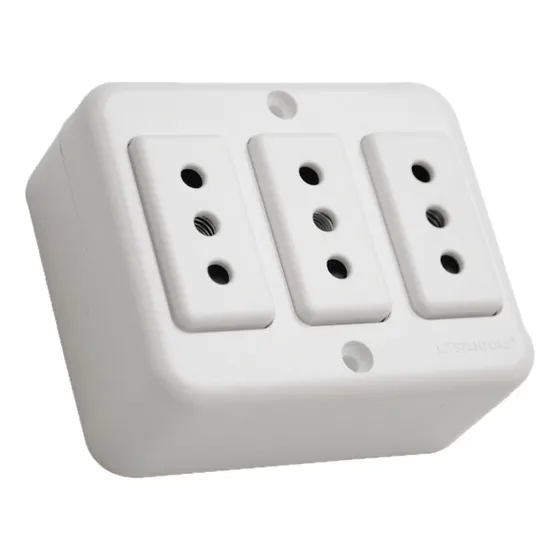 Casquete Sobrepuesto Enchufe Hembra Triple 10a 2unds