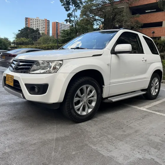 Suzuki Grand Vitara 2017 2.4 Glx 4x4 Con Bajo Caja Manual Pintura Original Como Nuevo!!