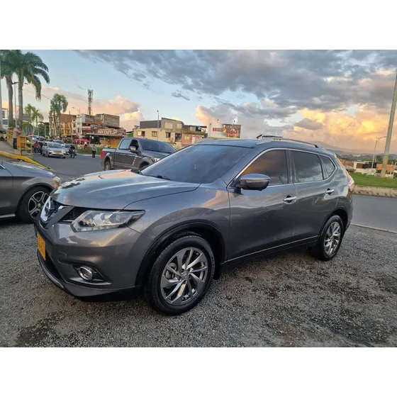 Nissan X-trail 2.5 Exclusive