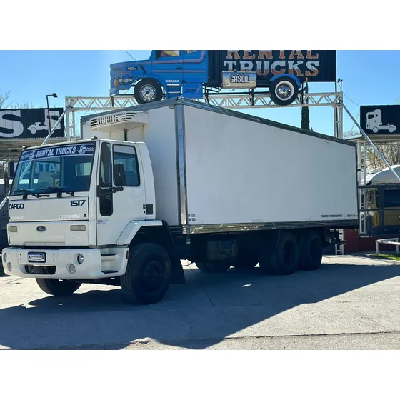 Ford Cargo 1517 2005 Caja Termica Con Pala Rentaltrucks Vial