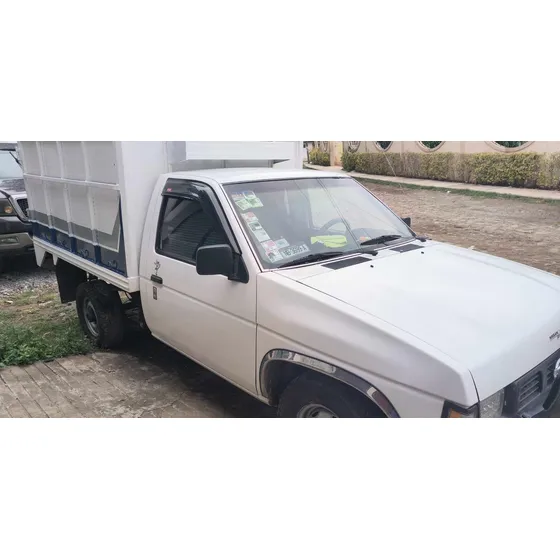 Nissan Np300 D21 Estaquitas