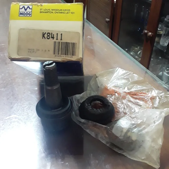 Muñon Inferior Delante Bronco Explorer F100f150 Ranger K8411
