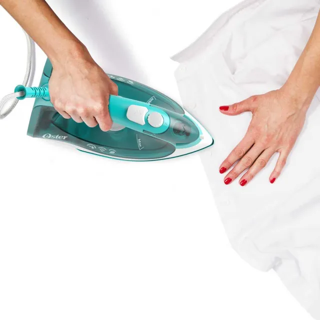 Plancha De Ropa A Vapor Ceramica Oster 1200w Antiadherente