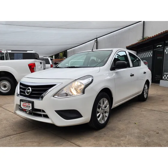 Nissan V-drive 1.6 Mt A/c Audio
