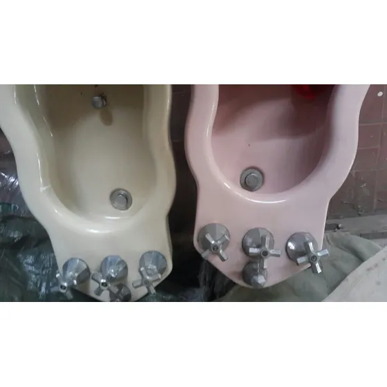 Vendo Bidet Vintage Con Toda Su Griferia