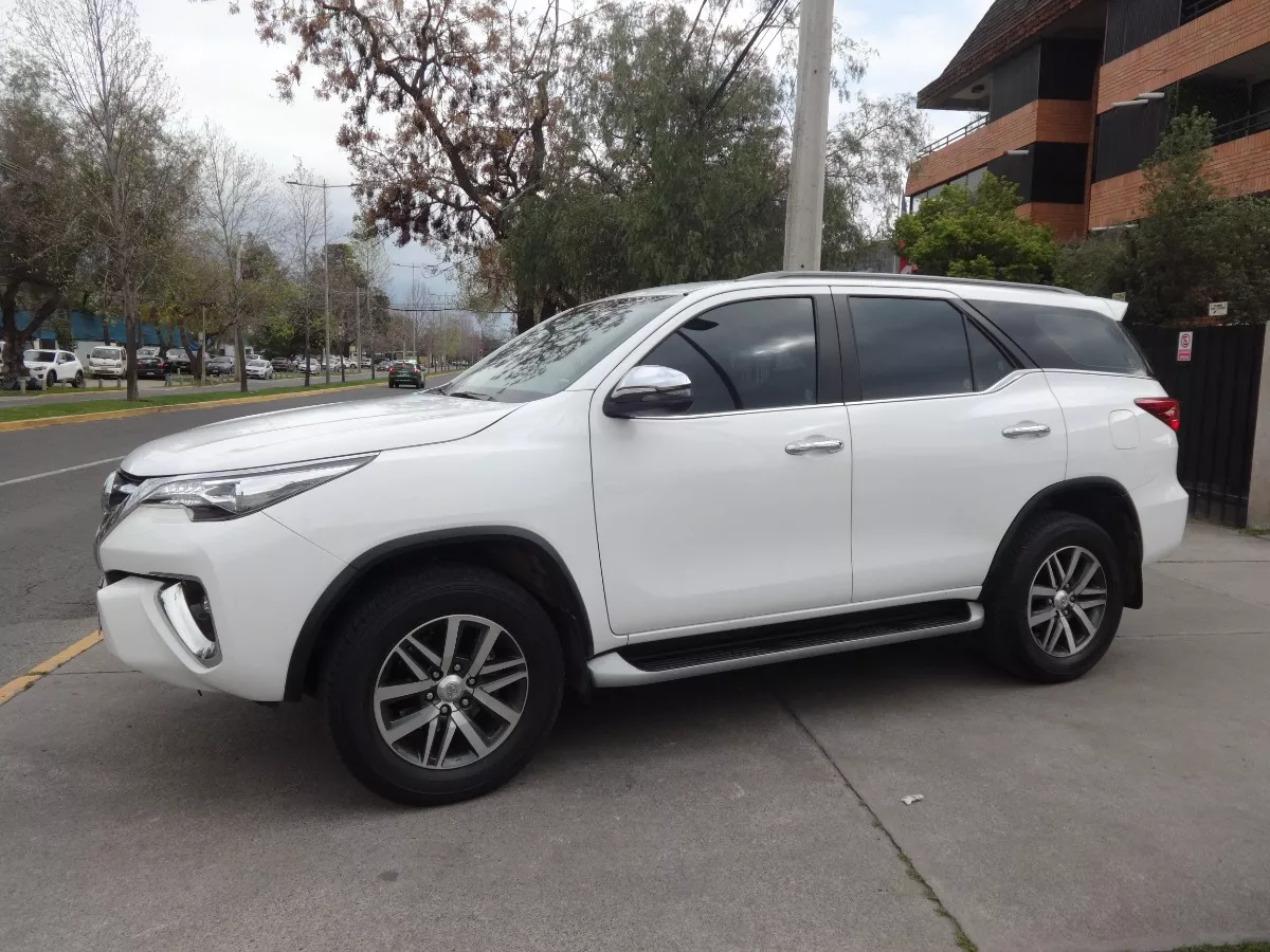 Toyota Fortuner Srx 2.7 Aut 3 Corridas Full Cuero 2020