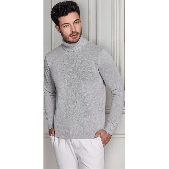 Saco De Hombre Liscio. Cuello Tortuga. Producto Nacional