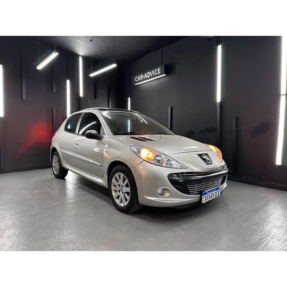 Peugeot 207 Compact 2.0 5 P Xt Hdi
