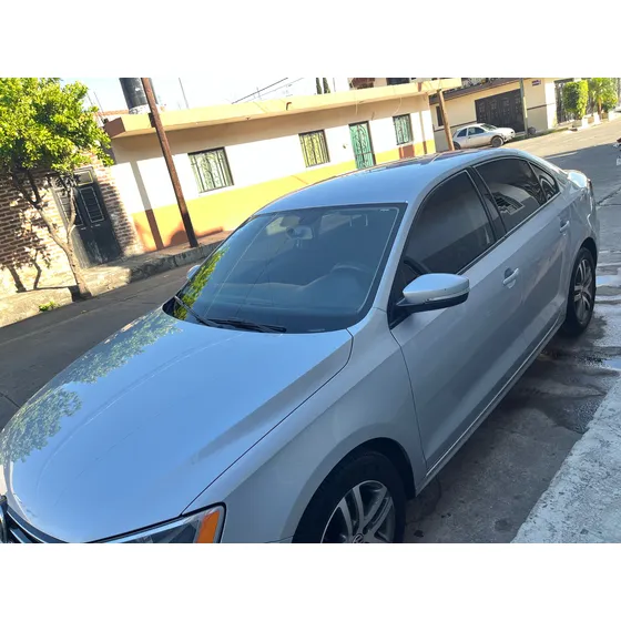 Volkswagen Jetta 2.5 Trendline At