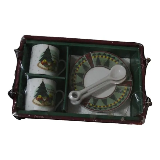 Juego De Tazas De Cafe Con Plato Y Cesta De Navidad Original
