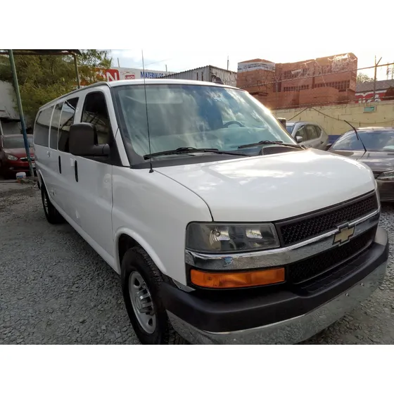 Chevrolet Express 6.0ls C 15 Pas At