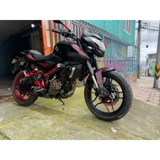 Vendo Mi Ns200 Con Todo Al Día Lista Para Traspaso