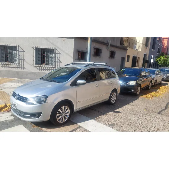 Volkswagen Suran 1.6 Imotion Highline 11c