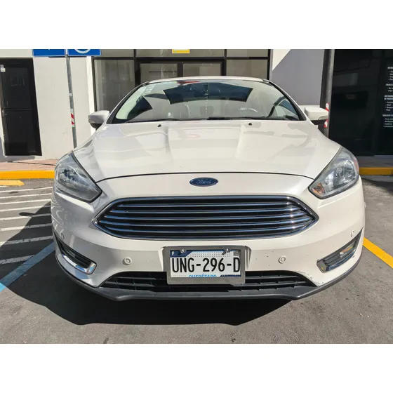 Ford Focus 2.0 Titanium At