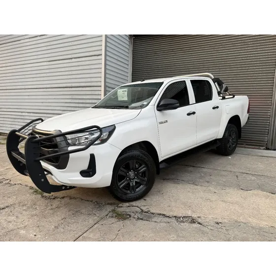 Toyota Hilux 2023 2.7 Cabina Doble Sr Mt