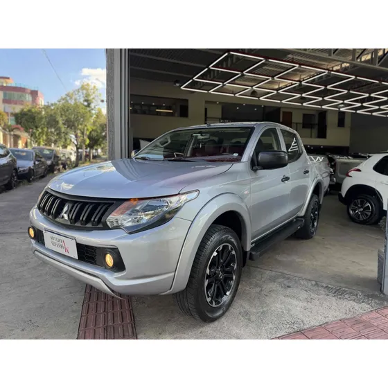 Mitsubishi L200 Triton 2.4 16v Turbo Diesel Gl Cd 4x4 Manual