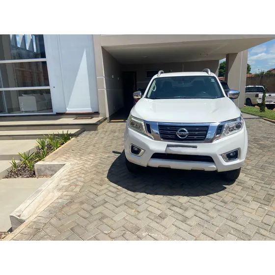 Nissan Frontier 2.3 Le Cab. Dupla 4x4 Aut. 4p