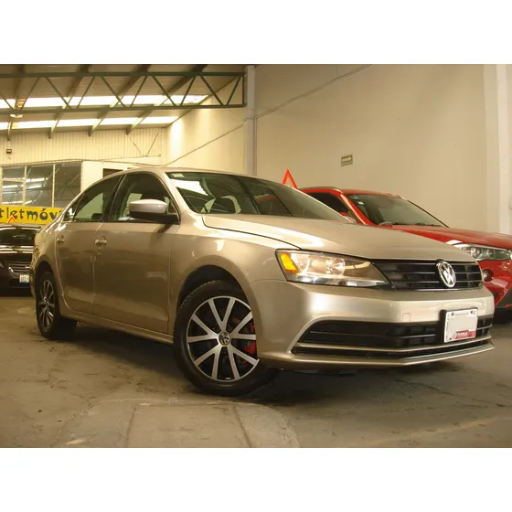 Volkswagen Jetta Mk Vi Automático R16 Cámara Reversa Factura Agencia