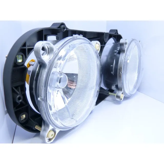 Faro Cargo 815 Derecho