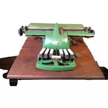 Máquinas de Escrever e Insumos