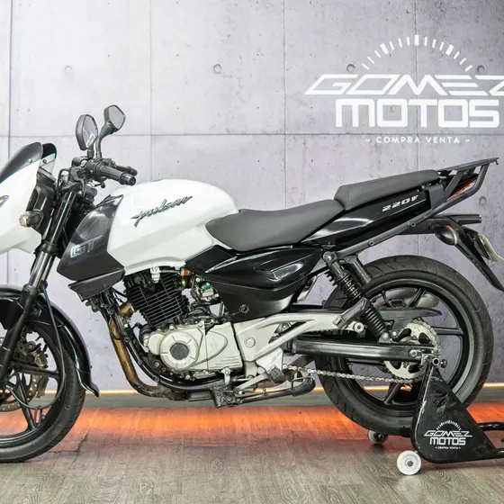 Bajaj Pulsar 220 Ss 2015