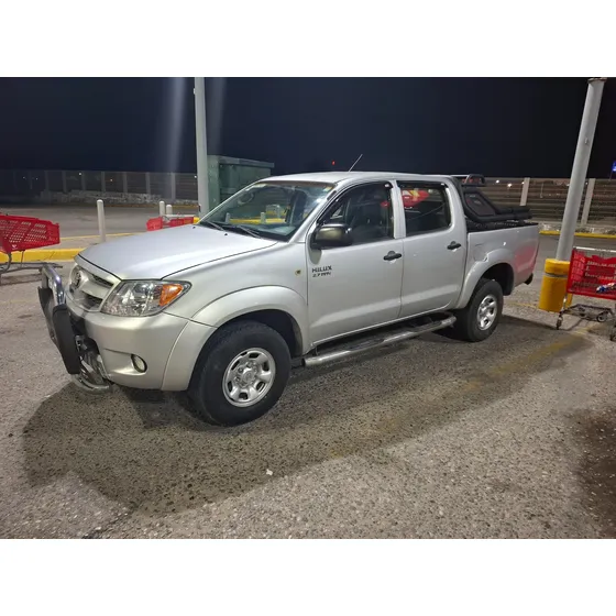 Toyota Hilux 2.7 Cabina Doble Base Mt