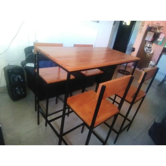 Barra Desayunador De Madera Y Hierro + 4 Banquetas Altas