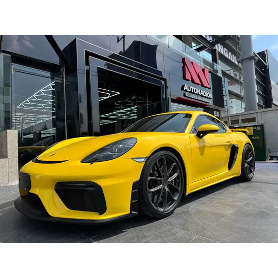 Porsche Gt4 Amarillo 2020