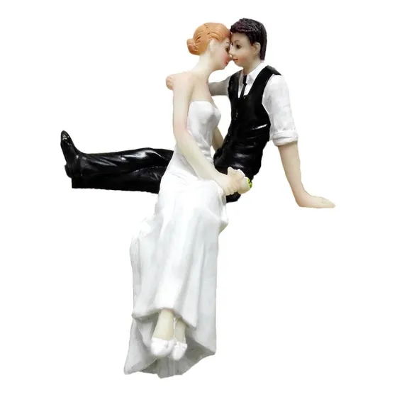 Primeros De La Torta De Bodas Novia Y Novio Sentado Y