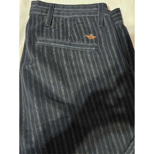 Pantalón Docker Hombre De Tela Azul De Rayas T=32. Usados.