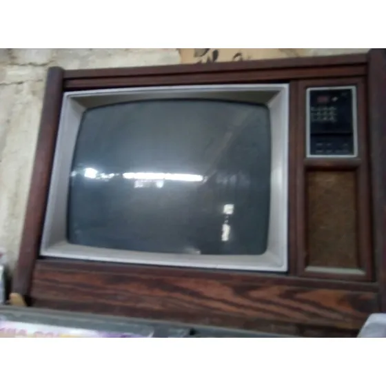 Televisor Antiguo Con Mueble De Madera Rematando Precio Publ