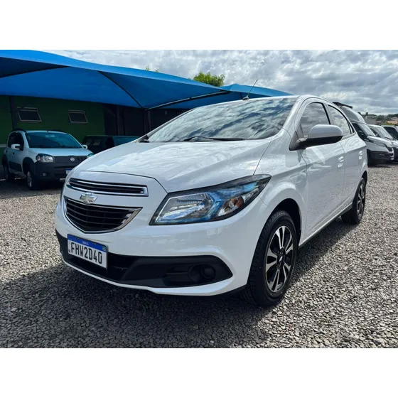 Chevrolet Onix Hatch 1.4 4p Flex Lt