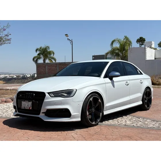 Audi S3 2.0 S3 L Tfsi Sedán At Dsg