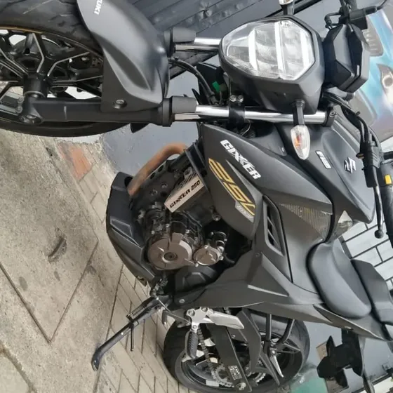 Suzuki Gixxer 250 Naked Negro Mate