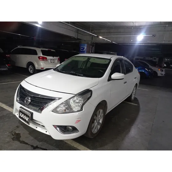 Nissan Versa 1.6 Advance