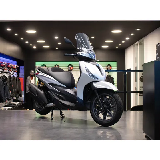 Piaggio Beverly 400 Gris Italiano Abs Rodado 16 Motoplex 